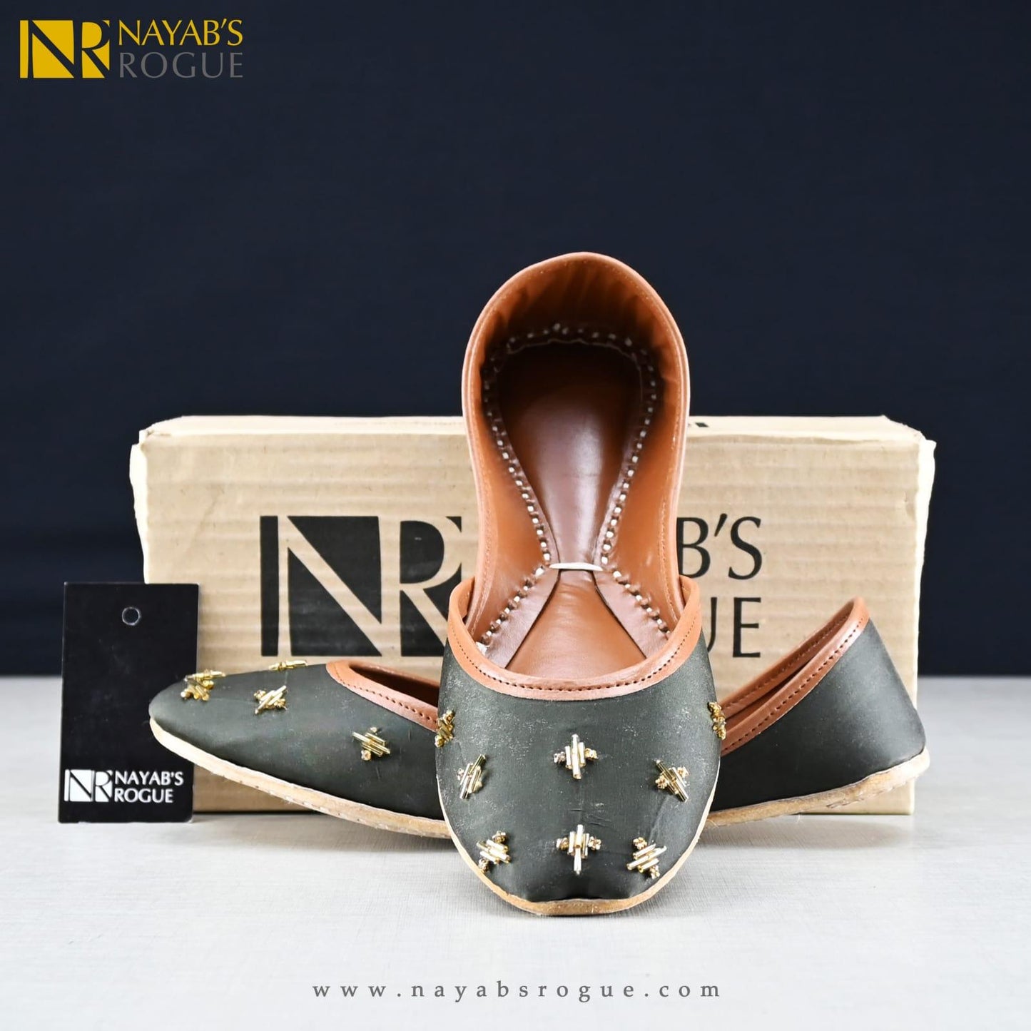 Luxury Embroidered Khussa - Nayab's Rogue