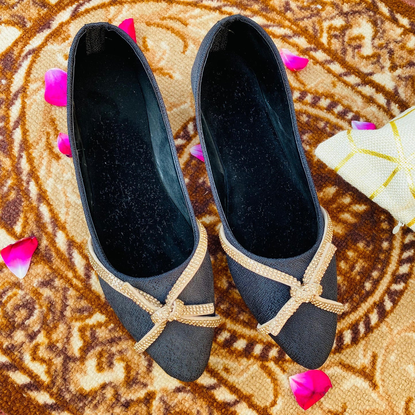Flat Shoes for Women - Black