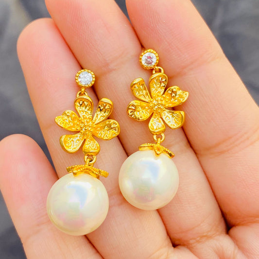 Soft Texture Pearl Cultured Pendant with Metal Flower Stud Earrings, Rare Sweet Design Ear Jewelry Modern