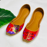 Main Apni Favourite Hoon Hand Painted khussa - Red