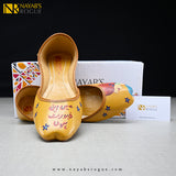 Main Apni Favourite Hoon Hand Painted khussa - Yellow