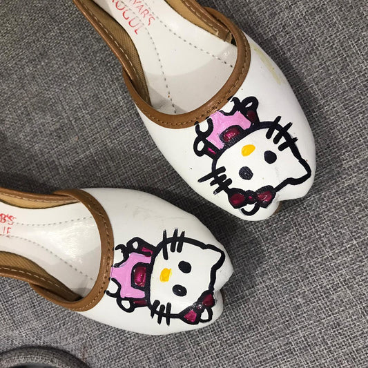 White Hello kitty Hand painted khussa for baby girls - Nayab's Rogue